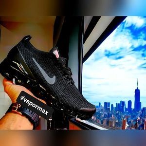 Nike air max vapormax triple black for women sneakers flyknit brand new in box